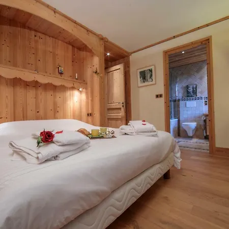 Sainte-foy-l'argentiere Chalet Sleeps 8 Chalet