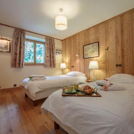 Chalet Sainte-foy-l'argentiere Chalet Sleeps 8 Chamonix