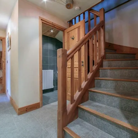 Sainte-foy-l'argentiere Chalet Sleeps 8 Chalet