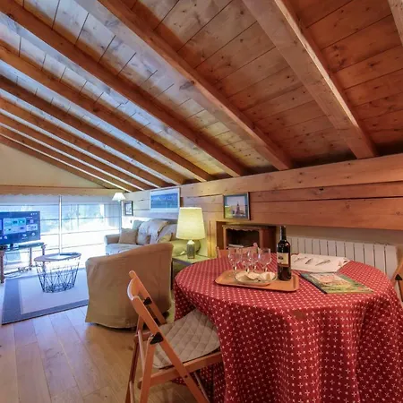 Chalet Sainte-foy-l'argentiere Chalet Sleeps 8 *